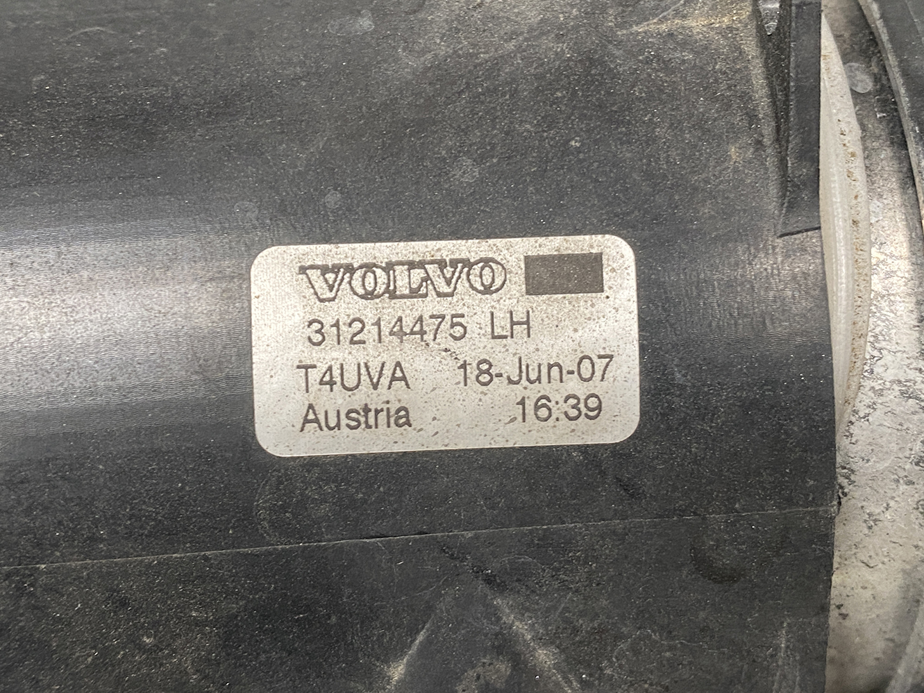 VOLVO XC70 Genuine Fog Light 31214475 Left Side x1 - Image 2