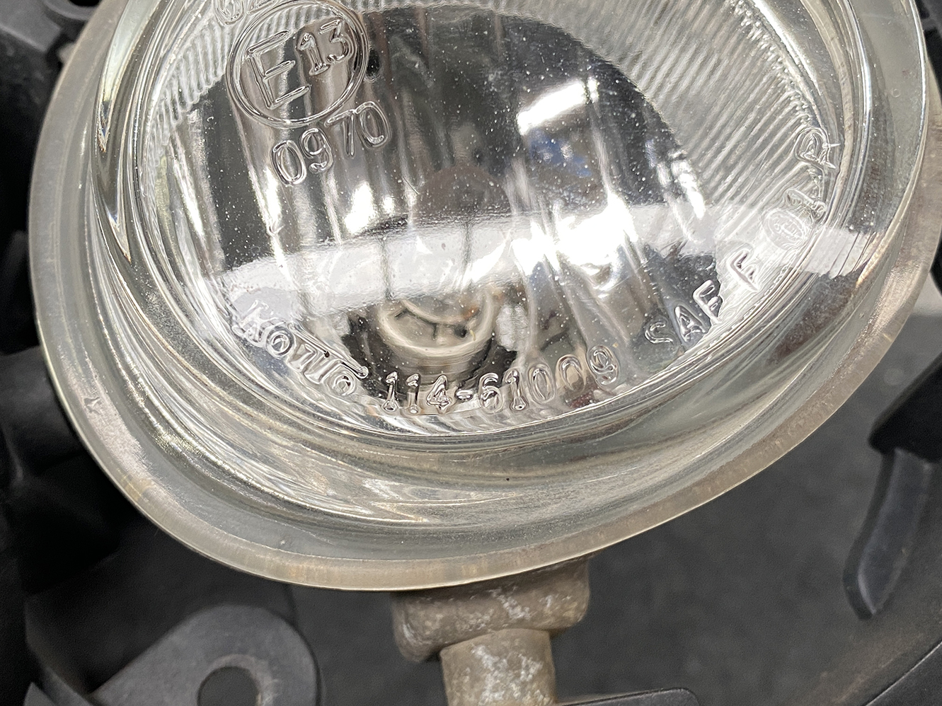 MAZDA VERISA DC5W Genuine FogLight KOITO 114-61009 Right Side x1 - Image 2