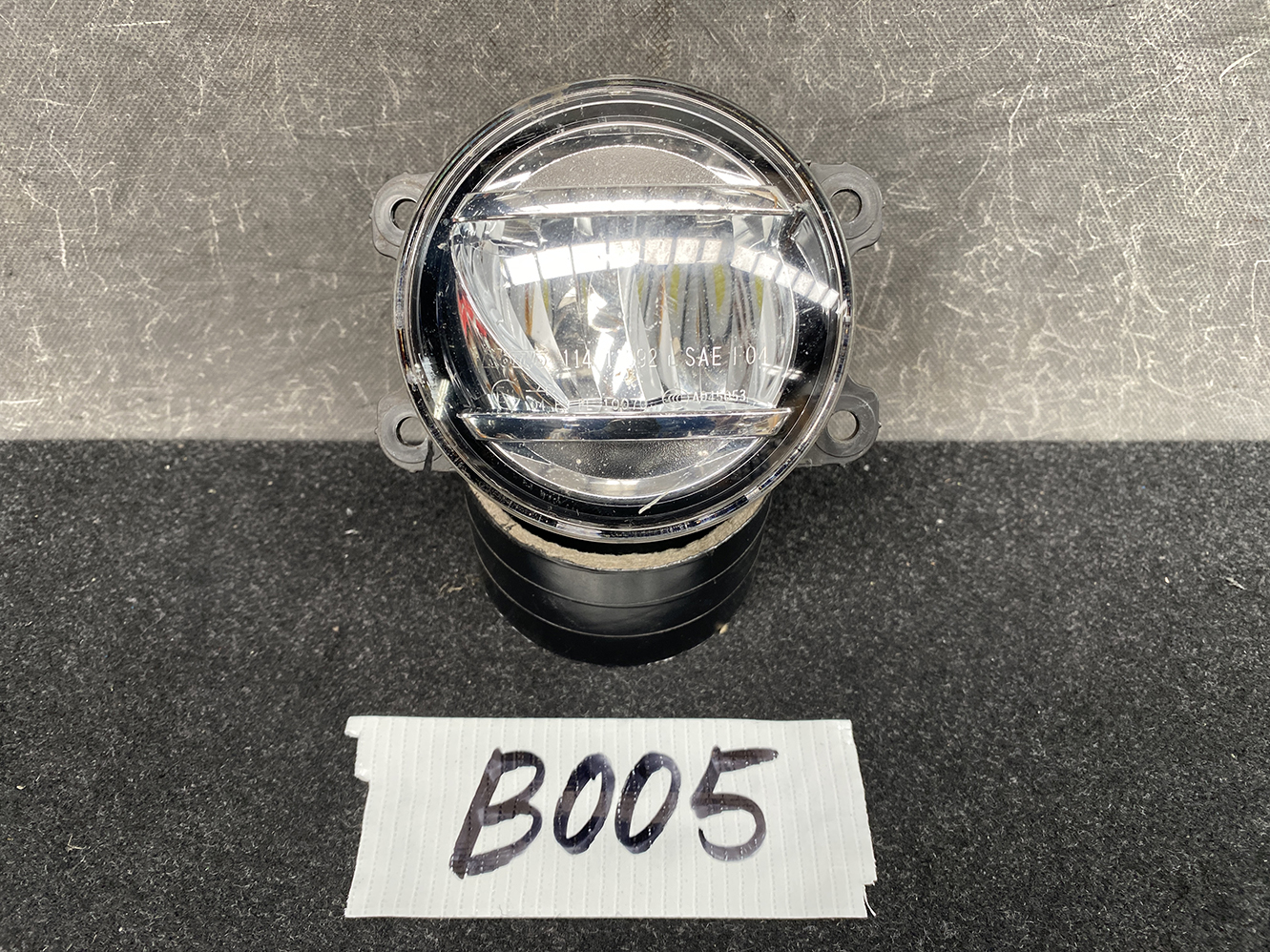 SUZUKI HUSTLER MR31S Fog Light KOITO 114-11092 Left Side x1 *DAMAGED*