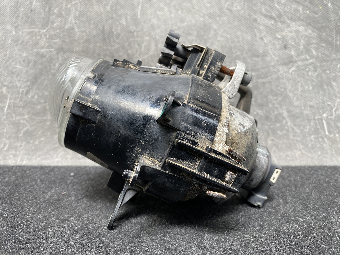 BMW 3 Series Genuine Fog Light 608.01 x1 - Image 9