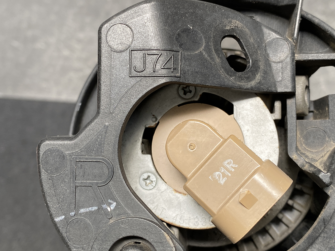 TOYOTA HIACE Genuine FogLight ICHIKOH 52-040 Right Side x1 - Image 10