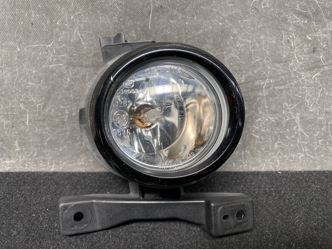 TOYOTA HIACE Genuine FogLight ICHIKOH 52-040 Right Side x1 - Image 2