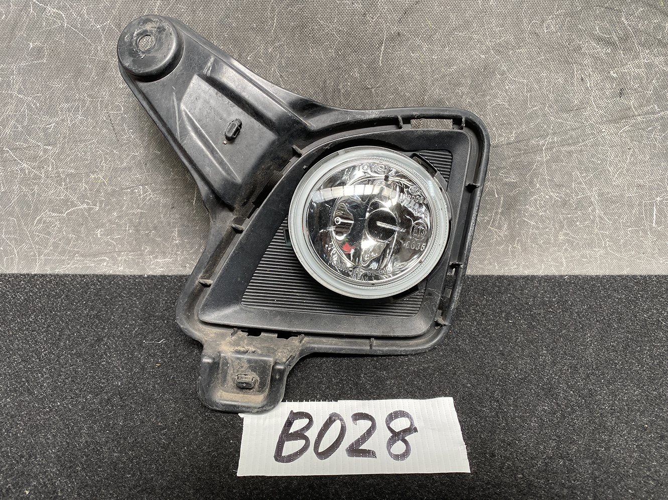 TOYOTA HIACE Genuine FogLight ICHIKOH 52-040 Left Side x1