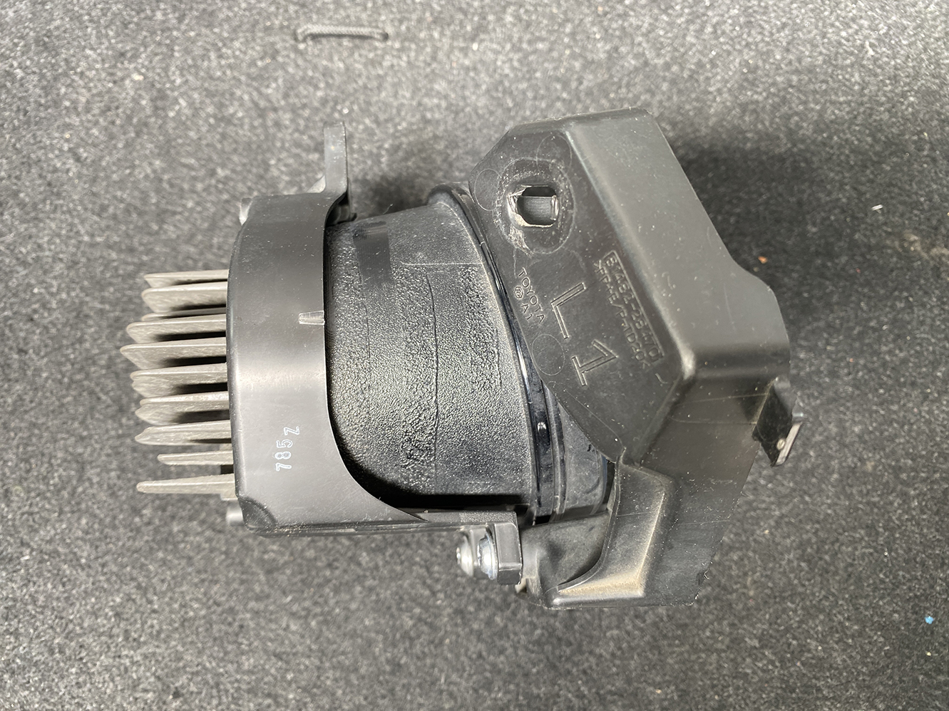 TOYOTA ESQUIRE ZRR80 Genuine LED Fog Light KOITO 48-150 Left Side x1 - Image 6