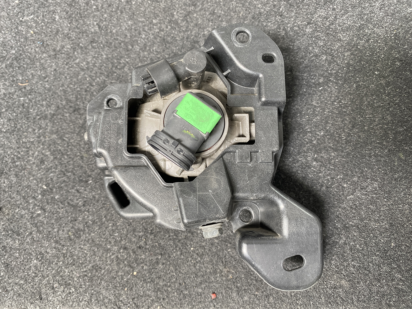 MAZDA CX-5 KE2AW Genuine Fog Light KOITO 114-41977 Right Side x1 - Image 4