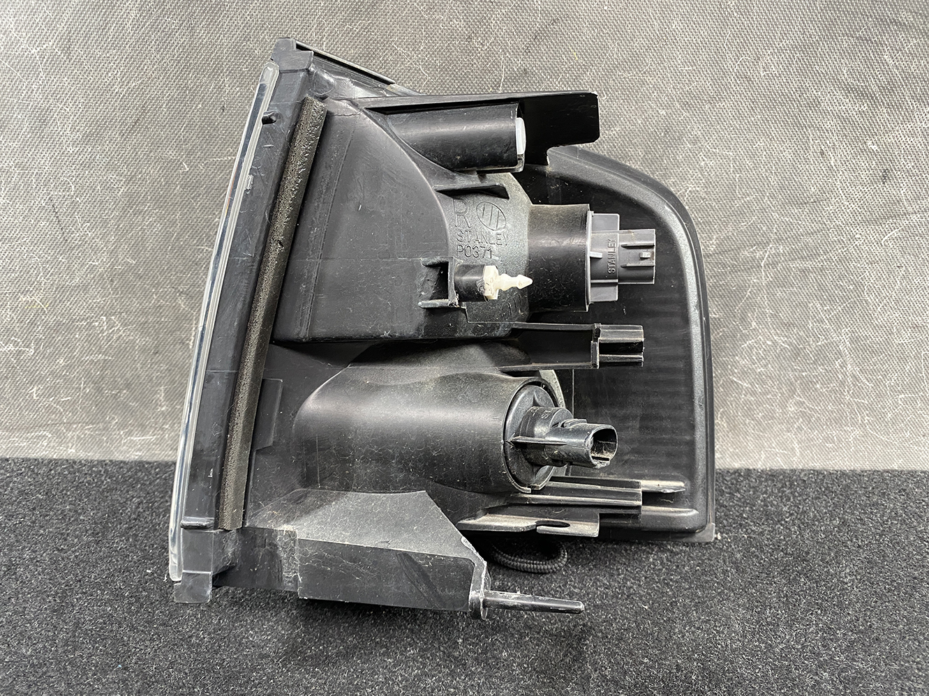 B040_5 MAZDA BONGO SLP2V Indicator STANLEY P0371 RIGHT SIDE x1 » 1.95 » JDM-PARTS NZ » JDM-PARTS NZ MAZDA BONGO SLP2V Indicator STANLEY P0371 RIGHT SIDE x1 » JDM-PARTS NZ