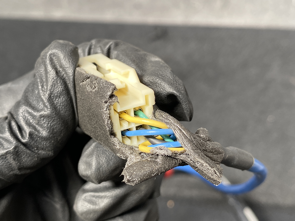 B101_9 TOYOTA VOXY NOAH ESQUIRE ZRR80 Mirror Murakami G095 Left Side x1 » NZ1.95 » JDM-PARTS NZ » JDM-PARTS NZ TOYOTA VOXY NOAH ESQUIRE ZRR80 Mirror Murakami G095 Left Side x1 » JDM-PARTS NZ