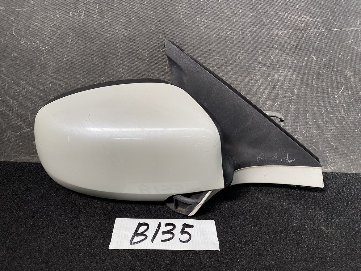 B135_2 SUZUKI SWIFT ZC ZC11 Mirror TOKAIRIKA TR0401 / 565104 Right Side x1 » NZ.95 » JDM-PARTS NZ » JDM-PARTS NZ SUZUKI SWIFT ZC ZC11 Mirror TOKAIRIKA TR0401 / 565104 Right Side x1 » JDM-PARTS NZ