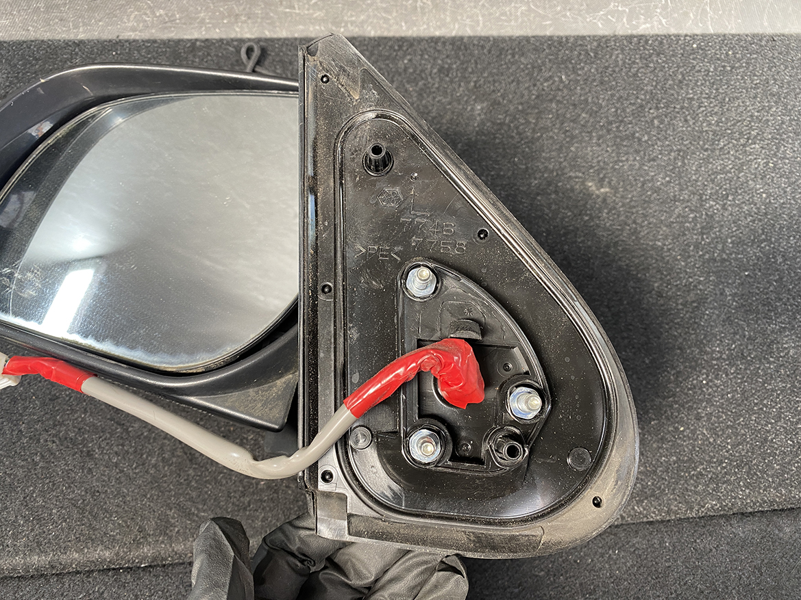 B242_12 TOYOTA SIENTA NCP81 Mirror Murakami 8392 / 7746 7758 Left Side x1 » NZ1.95 » JDM-PARTS NZ » JDM-PARTS NZ TOYOTA SIENTA NCP81 Mirror Murakami 8392 / 7746 7758 Left Side x1 » JDM-PARTS NZ