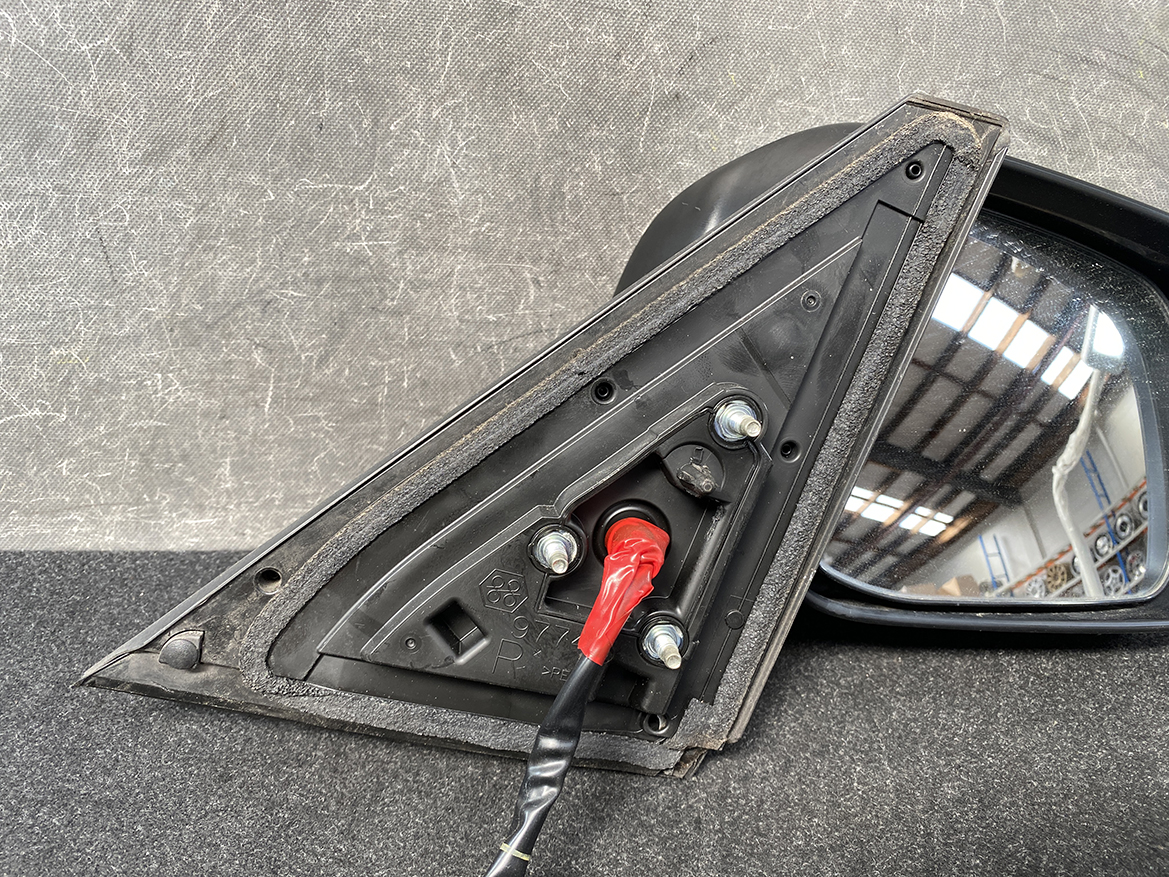 B257_13 NISSAN SERENA SUZUKI LANDY C26 Mirror Murakami G668 / 9774 Right Side x1 » NZ1.95 » JDM-PARTS NZ » JDM-PARTS NZ NISSAN SERENA SUZUKI LANDY C26 Mirror Murakami G668 / 9774 Right Side x1 » JDM-PARTS NZ