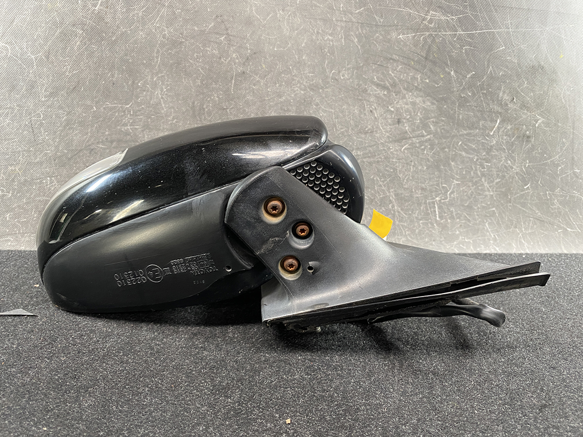 B267_11 TOYOTA Corolla Rumion Door Mirror Indicator Murakami 8320 Right Side x1 » NZ1.95 » JDM-PARTS NZ » JDM-PARTS NZ TOYOTA Corolla Rumion Door Mirror Indicator Murakami 8320 Right Side x1 » JDM-PARTS NZ