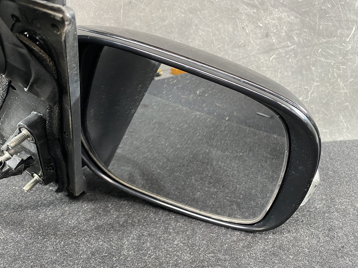 B267_8 TOYOTA Corolla Rumion Door Mirror Indicator Murakami 8320 Right Side x1 » NZ1.95 » JDM-PARTS NZ » JDM-PARTS NZ TOYOTA Corolla Rumion Door Mirror Indicator Murakami 8320 Right Side x1 » JDM-PARTS NZ