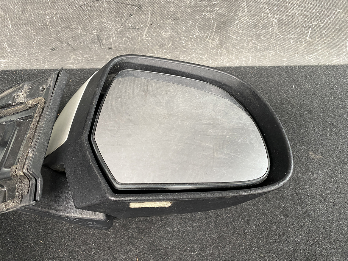 B281_6 NISSAN LEAF ZE0 AZE0 Door Mirror 10098 Right Side x1 » NZ.95 » JDM-PARTS NZ » JDM-PARTS NZ NISSAN LEAF ZE0 AZE0 Door Mirror 10098 Right Side x1 » JDM-PARTS NZ
