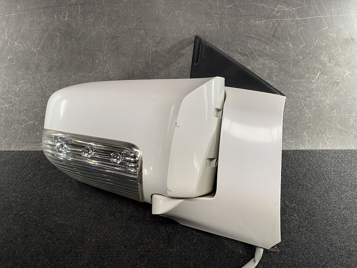 B307_10 NISSAN ELGRAND E51 Mirror Indicator ICHIKOH 5405 / C15W Right Side x1 » NZ1.95 » JDM-PARTS NZ » JDM-PARTS NZ NISSAN ELGRAND E51 Mirror Indicator ICHIKOH 5405 / C15W Right Side x1 » JDM-PARTS NZ