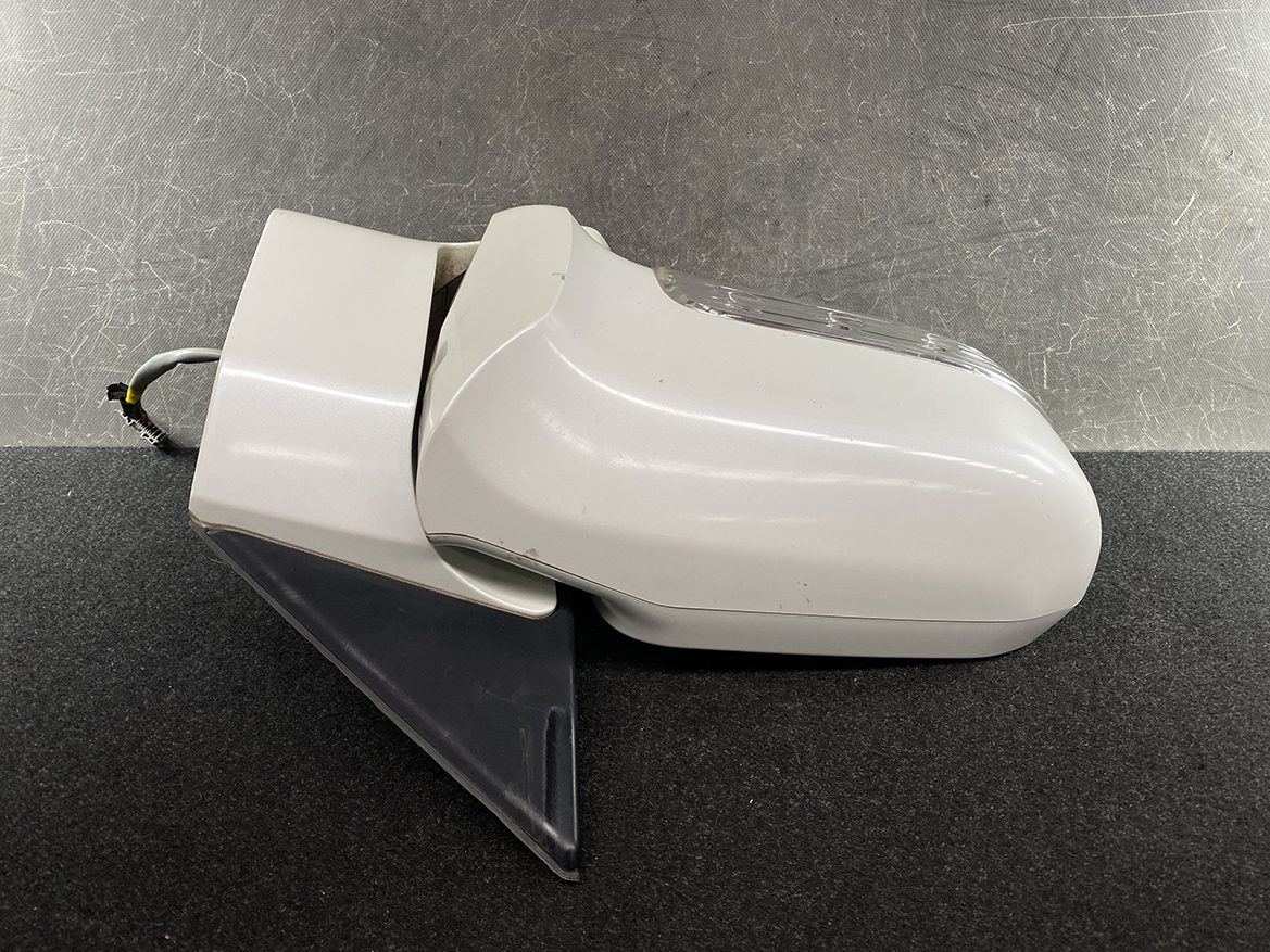 B307_7 NISSAN ELGRAND E51 Mirror Indicator ICHIKOH 5405 / C15W Right Side x1 » NZ1.95 » JDM-PARTS NZ » JDM-PARTS NZ NISSAN ELGRAND E51 Mirror Indicator ICHIKOH 5405 / C15W Right Side x1 » JDM-PARTS NZ