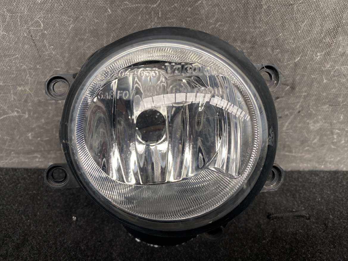 B341_3 TOYOTA Genuine FogLight Valeo 0W-1 A044633 / 89211732 / 81210-0W060 Right Side x1 » NZ1.95 » JDM-PARTS NZ » JDM-PARTS NZ TOYOTA Genuine FogLight Valeo 0W-1 A044633 / 89211732 / 81210-0W060 Right Side x1 » JDM-PARTS NZ