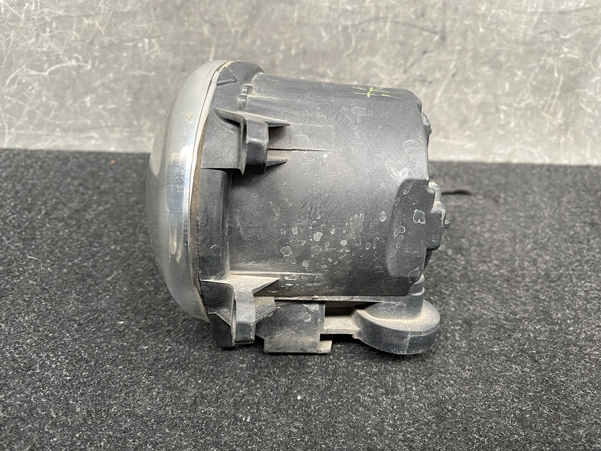 B341_7 TOYOTA Genuine FogLight Valeo 0W-1 A044633 / 89211732 / 81210-0W060 Right Side x1 » NZ1.95 » JDM-PARTS NZ » JDM-PARTS NZ TOYOTA Genuine FogLight Valeo 0W-1 A044633 / 89211732 / 81210-0W060 Right Side x1 » JDM-PARTS NZ