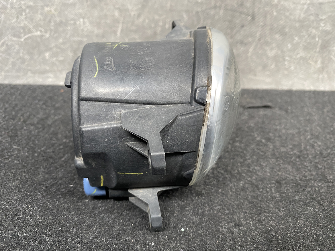 B341_8 TOYOTA Genuine FogLight Valeo 0W-1 A044633 / 89211732 / 81210-0W060 Right Side x1 » NZ1.95 » JDM-PARTS NZ » JDM-PARTS NZ TOYOTA Genuine FogLight Valeo 0W-1 A044633 / 89211732 / 81210-0W060 Right Side x1 » JDM-PARTS NZ