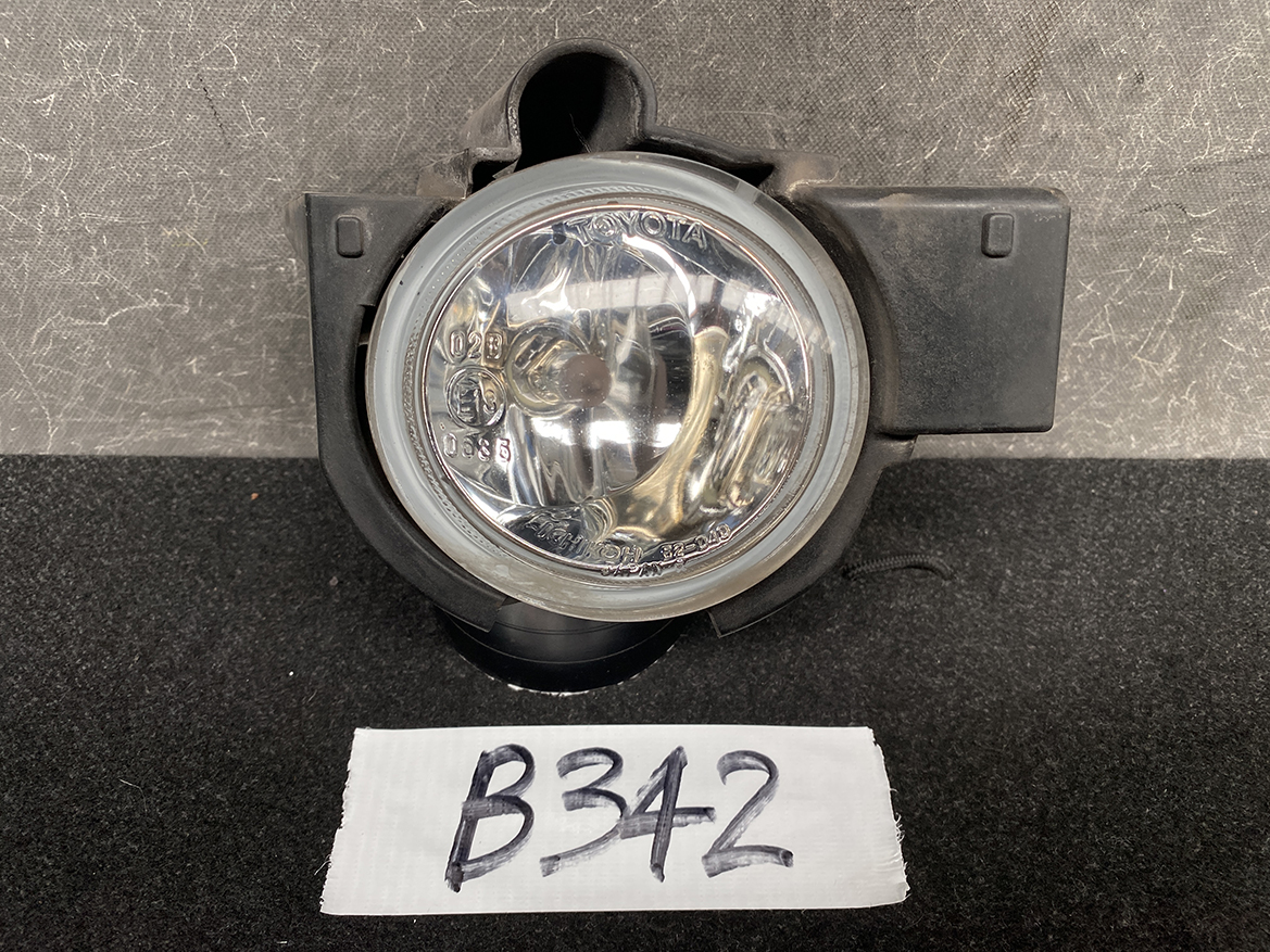 B342_2 TOYOTA NOAH VOXY AZR60 Genuine ICHIKOH 52-040 Right Side x1 » NZ.95 » JDM-PARTS NZ » JDM-PARTS NZ TOYOTA NOAH VOXY AZR60 Genuine ICHIKOH 52-040 Right Side x1 » JDM-PARTS NZ