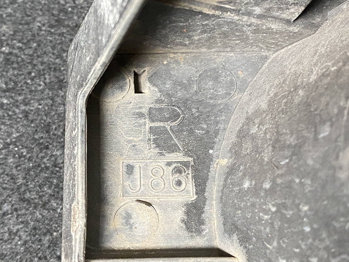 B342_5 TOYOTA NOAH VOXY AZR60 Genuine ICHIKOH 52-040 Right Side x1 » NZ.95 » JDM-PARTS NZ » JDM-PARTS NZ TOYOTA NOAH VOXY AZR60 Genuine ICHIKOH 52-040 Right Side x1 » JDM-PARTS NZ