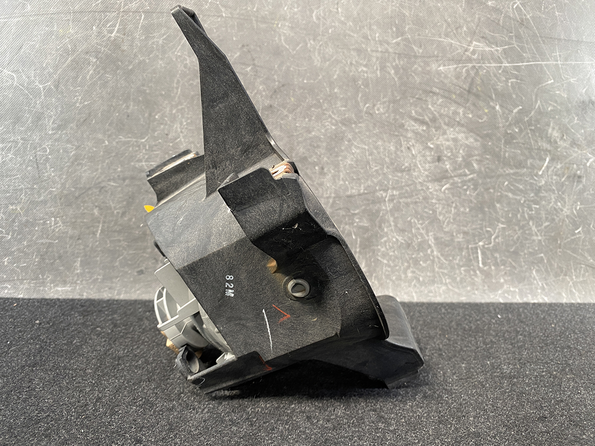 B344_7 TOYOTA NOAH VOXY ZZR70 Genuine FogLight KOITO 42-34 Left Side x1 *DAMAGED* » NZ.95 » JDM-PARTS NZ » JDM-PARTS NZ TOYOTA NOAH VOXY ZZR70 Genuine FogLight KOITO 42-34 Left Side x1 *DAMAGED* » JDM-PARTS NZ