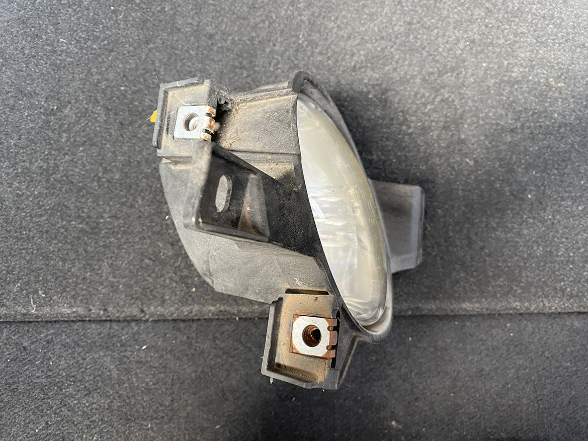 B344_8 TOYOTA NOAH VOXY ZZR70 Genuine FogLight KOITO 42-34 Left Side x1 *DAMAGED* » NZ.95 » JDM-PARTS NZ » JDM-PARTS NZ TOYOTA NOAH VOXY ZZR70 Genuine FogLight KOITO 42-34 Left Side x1 *DAMAGED* » JDM-PARTS NZ