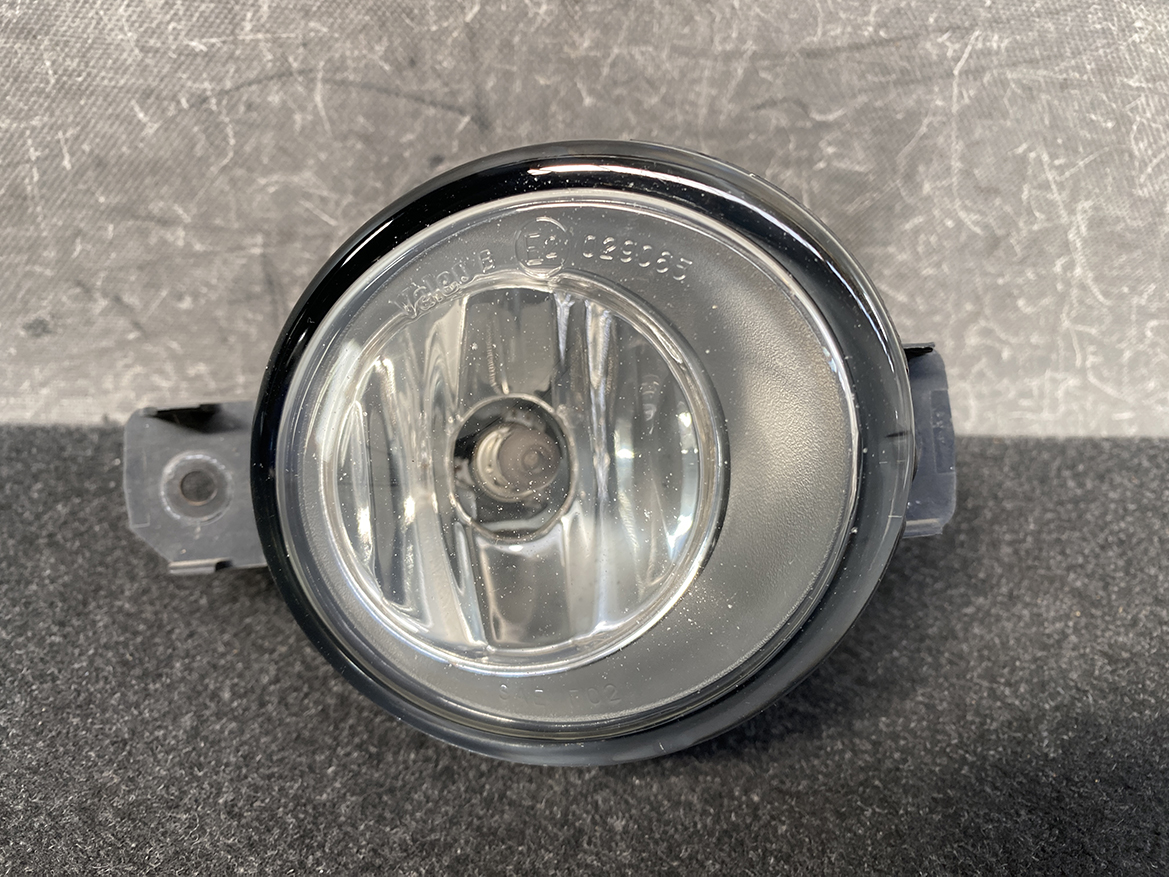 B347_7 NISSAN Genuine FogLight Valeo 28150 89905EM Right Side x1 » NZ.95 » JDM-PARTS NZ » JDM-PARTS NZ NISSAN Genuine FogLight Valeo 28150 89905EM Right Side x1 » JDM-PARTS NZ
