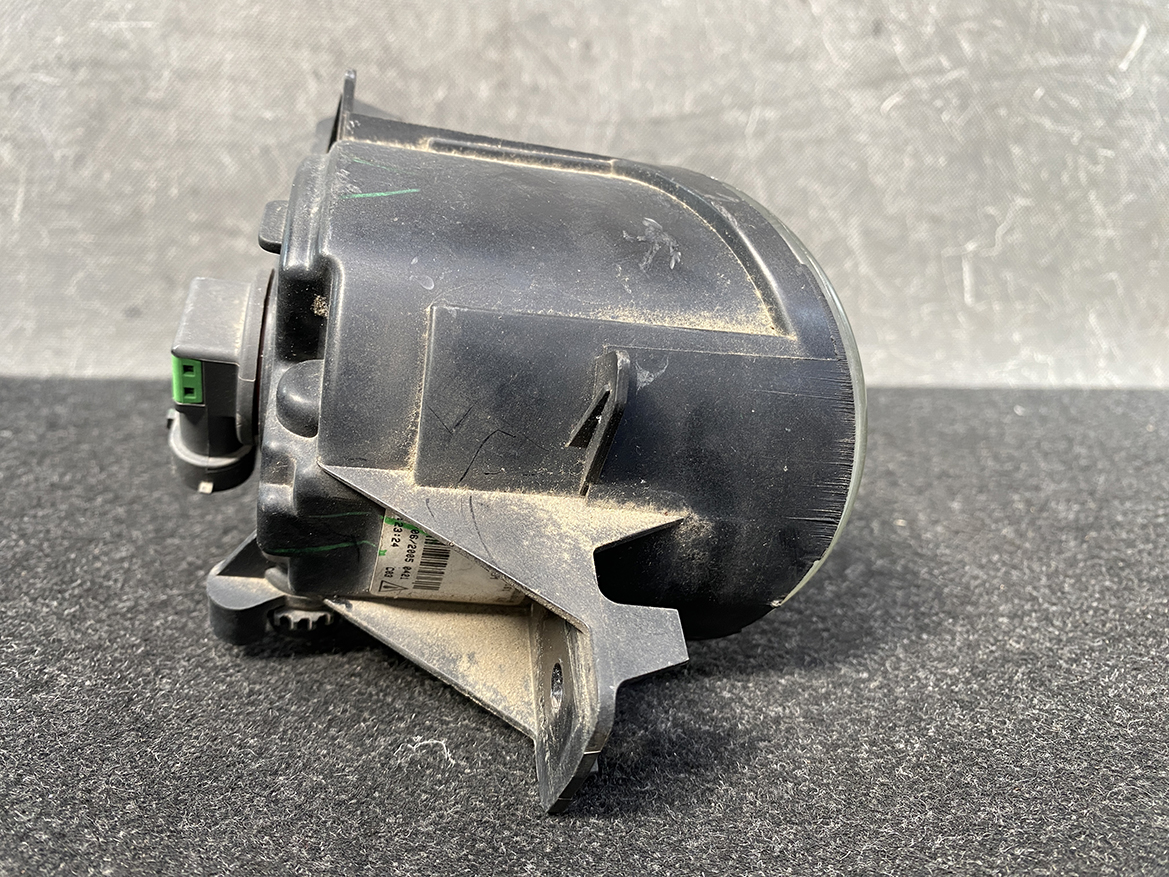 B348_8 NISSAN Genuine Fog Light Valeo 26155 89905EM Left Side x1 » NZ.95 » JDM-PARTS NZ » JDM-PARTS NZ NISSAN Genuine Fog Light Valeo 26155 89905EM Left Side x1 » JDM-PARTS NZ