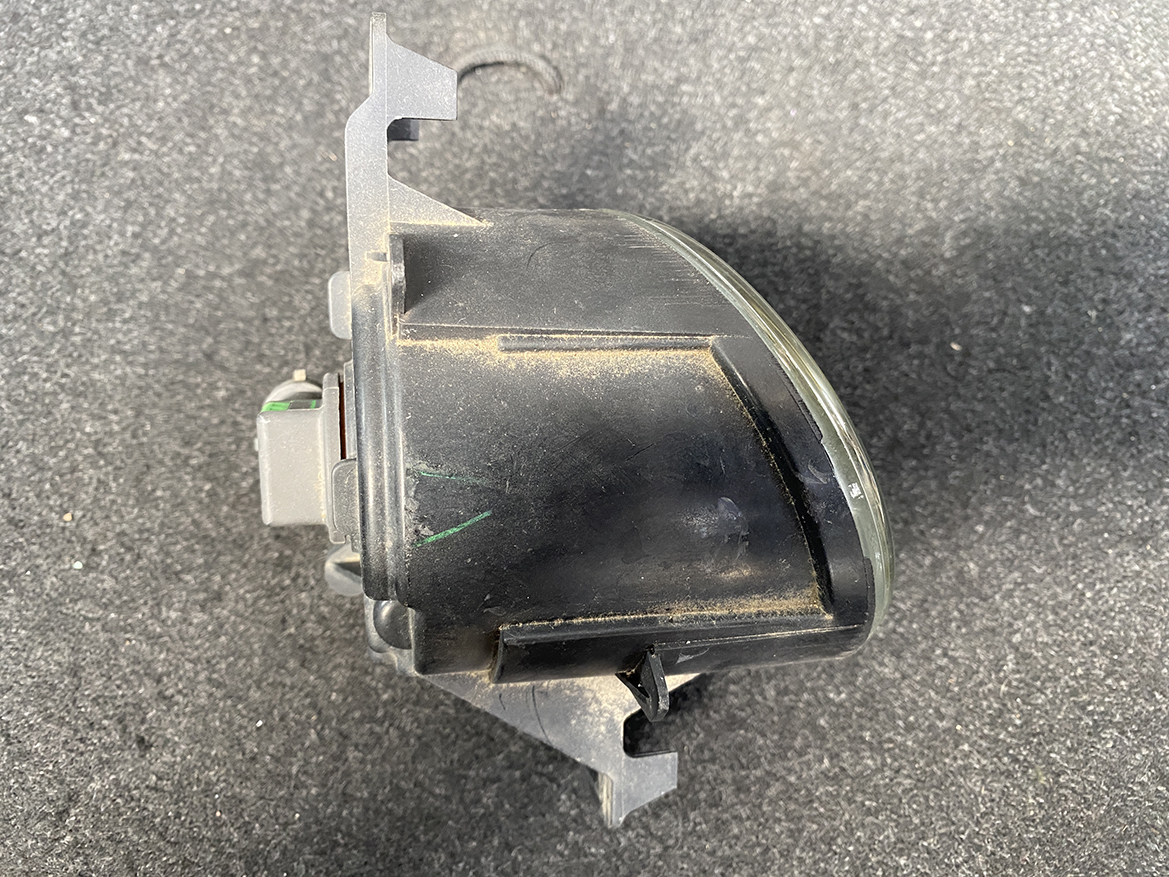 B348_9 NISSAN Genuine Fog Light Valeo 26155 89905EM Left Side x1 » NZ.95 » JDM-PARTS NZ » JDM-PARTS NZ NISSAN Genuine Fog Light Valeo 26155 89905EM Left Side x1 » JDM-PARTS NZ