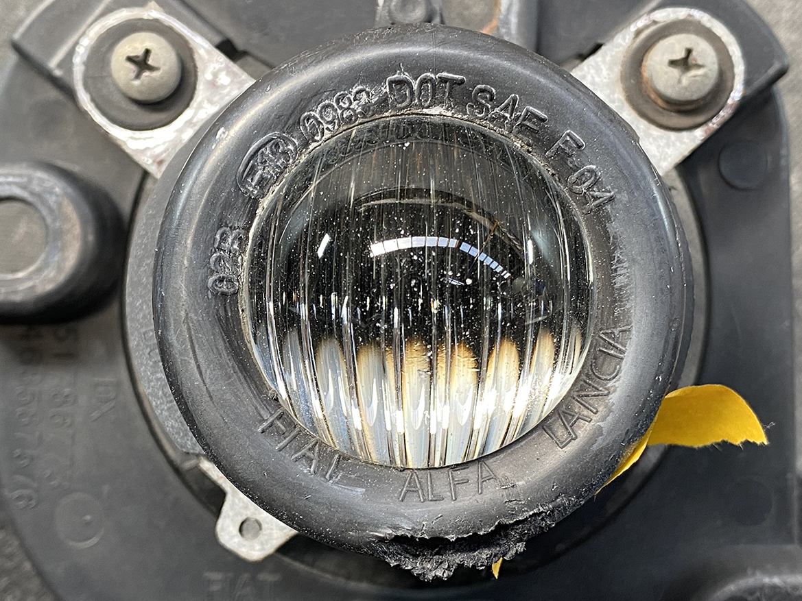 B349_3 FIAT 500 Abarth 595 Genuine FogLight 51786773 468587576 Right Side x1 » NZ.95 » JDM-PARTS NZ » JDM-PARTS NZ FIAT 500 Abarth 595 Genuine FogLight 51786773 468587576 Right Side x1 » JDM-PARTS NZ