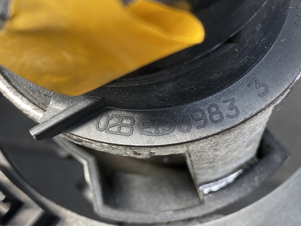 B349_8 FIAT 500 Abarth 595 Genuine FogLight 51786773 468587576 Right Side x1 » NZ.95 » JDM-PARTS NZ » JDM-PARTS NZ FIAT 500 Abarth 595 Genuine FogLight 51786773 468587576 Right Side x1 » JDM-PARTS NZ