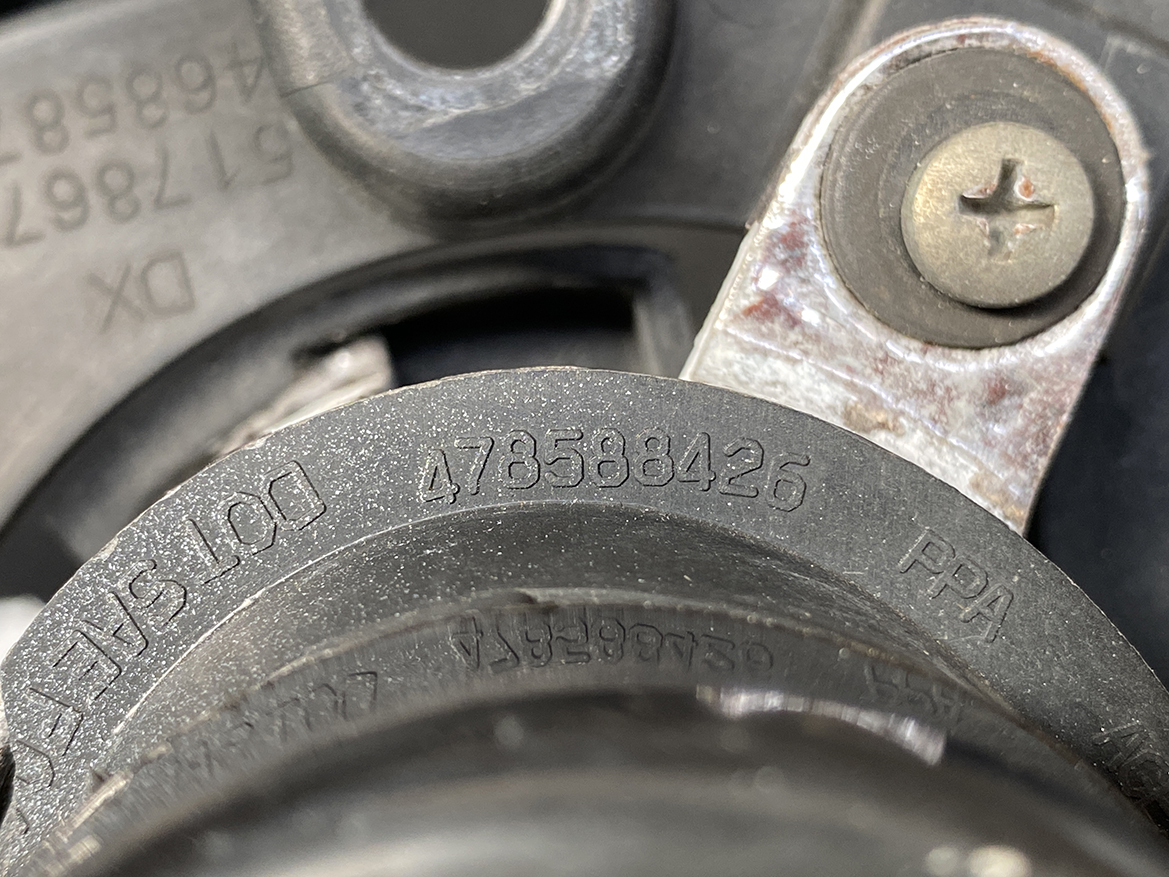 B349_9 FIAT 500 Abarth 595 Genuine FogLight 51786773 468587576 Right Side x1 » NZ.95 » JDM-PARTS NZ » JDM-PARTS NZ FIAT 500 Abarth 595 Genuine FogLight 51786773 468587576 Right Side x1 » JDM-PARTS NZ