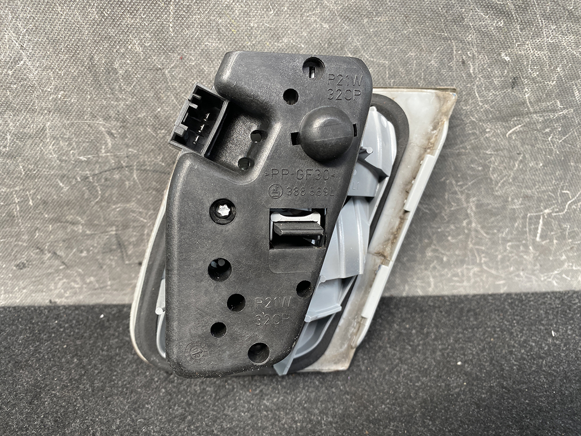 B357_11 BMW 3 Series E46 Genuine Taillight 6 907 937 Left Side x1 » NZ.95 » JDM-PARTS NZ » JDM-PARTS NZ BMW 3 Series E46 Genuine Taillight 6 907 937 Left Side x1 » JDM-PARTS NZ