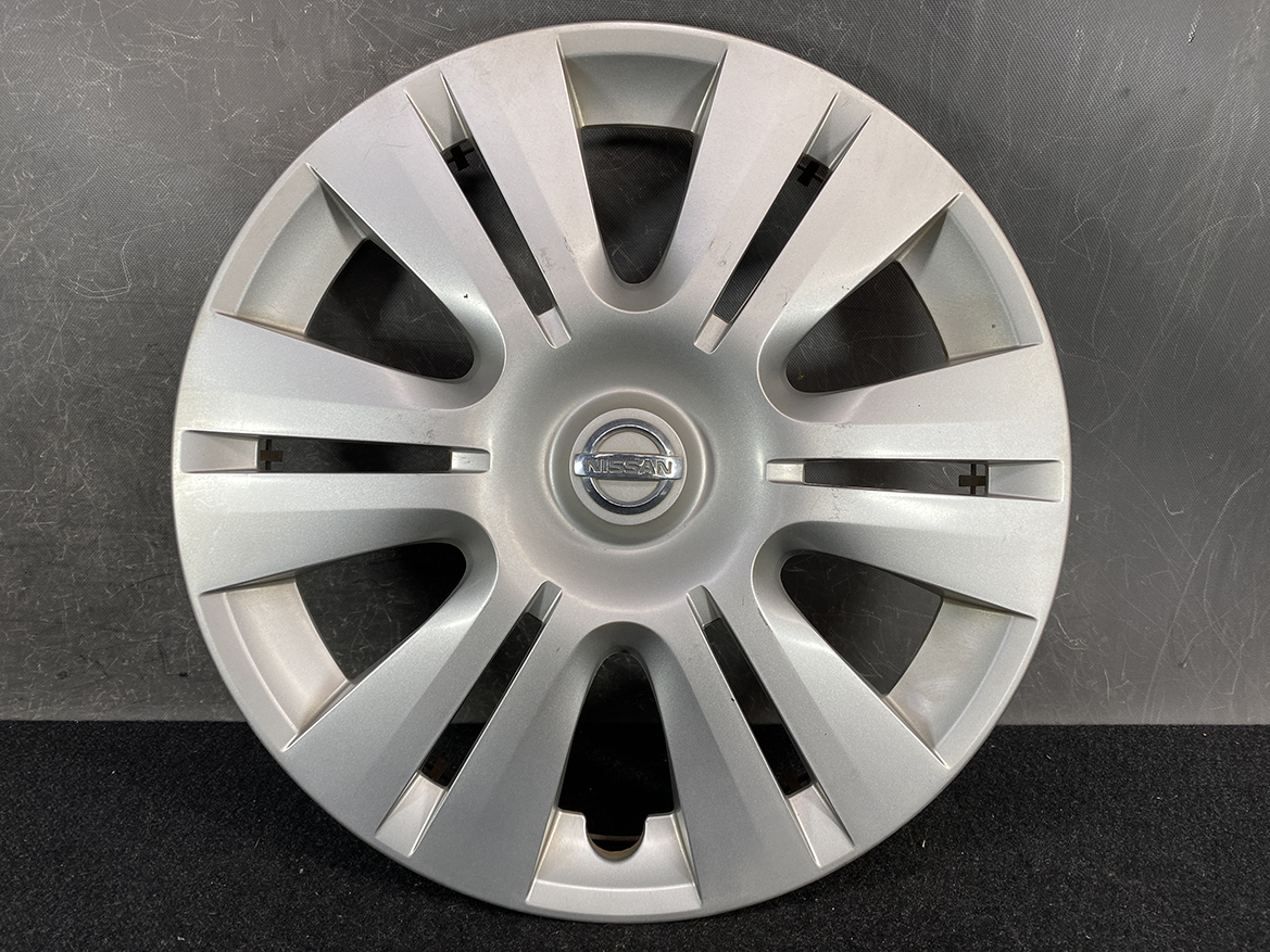 B422_2 NISSAN Genuine 15inch WHEEL CAP / HUB CAP 40315-1GK0A x1 » NZ.95 » JDM-PARTS NZ » JDM-PARTS NZ Nissan alloy wheel hubcap with the Nissan emblem in the center NISSAN Genuine 15inch WHEEL CAP / HUB CAP 40315-1GK0A x1 » JDM-PARTS NZ